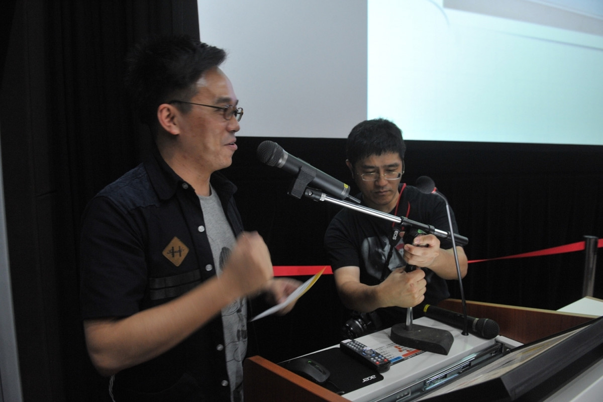 林育賢導演特別受邀到台藝大演講，分享拍紀錄片的經驗與心路歷程